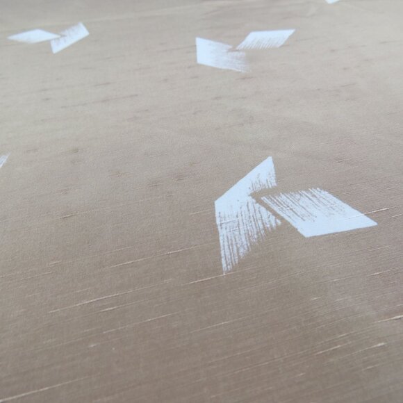 VINTAGE 1940s Caramel Brown Art Deco Rayon Crepe Fabric 1 2/3 yards - Picture 5 of 6